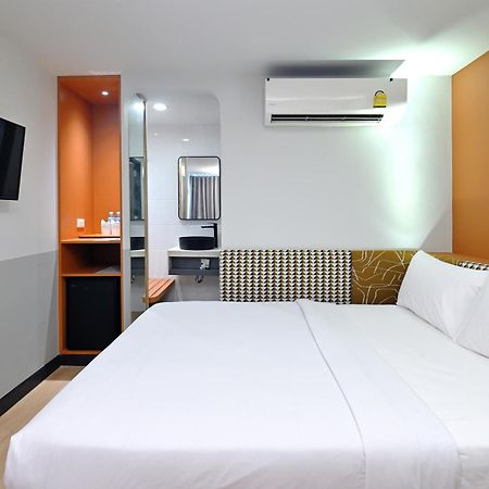 Anya Nana At Sukhumvit Bangkok Hotel Екстериор снимка