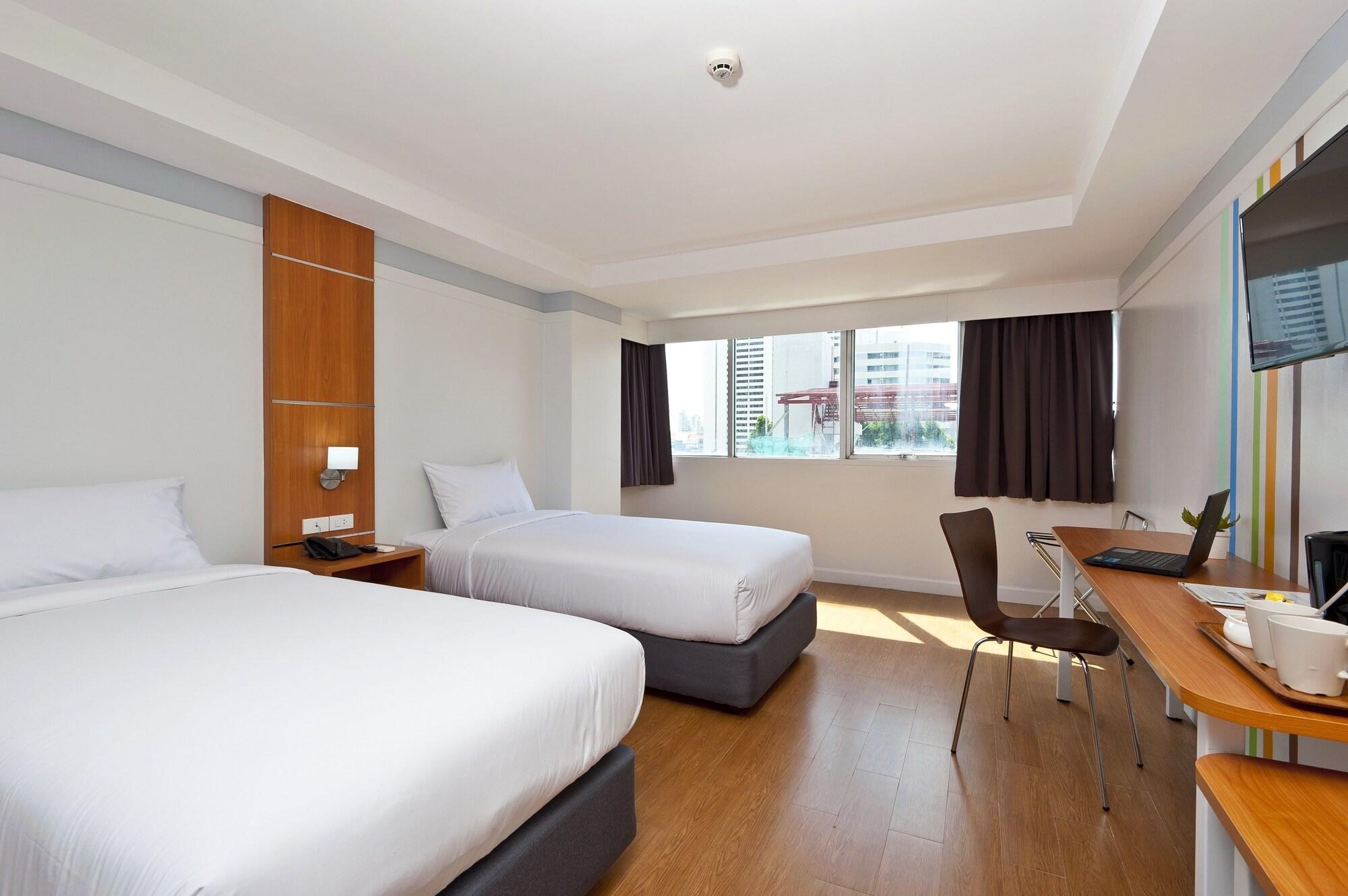 Anya Nana At Sukhumvit Bangkok Hotel Екстериор снимка