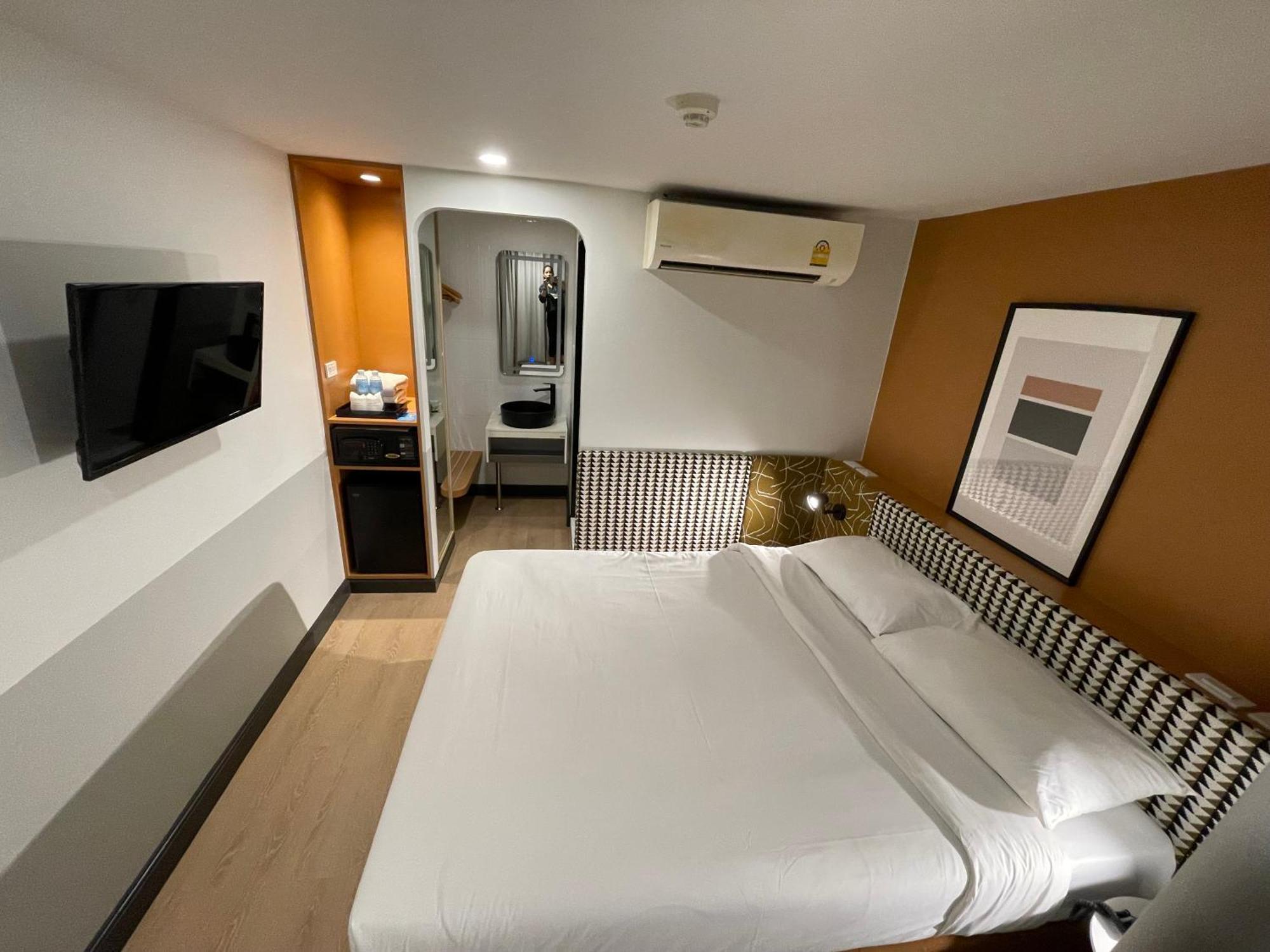 Anya Nana At Sukhumvit Bangkok Hotel Екстериор снимка