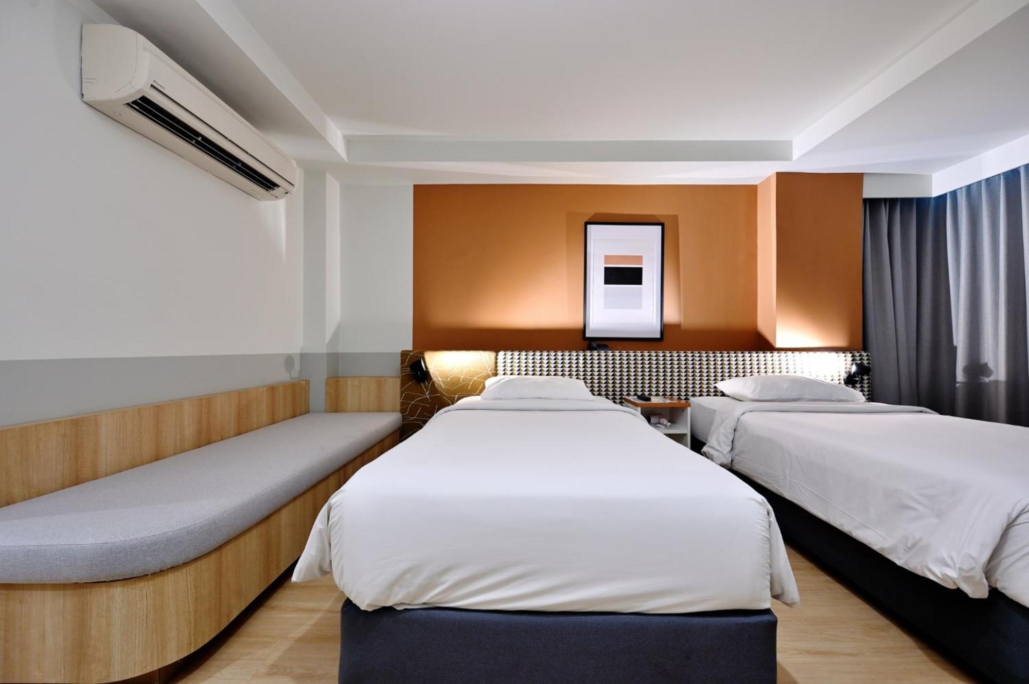 Anya Nana At Sukhumvit Bangkok Hotel Екстериор снимка