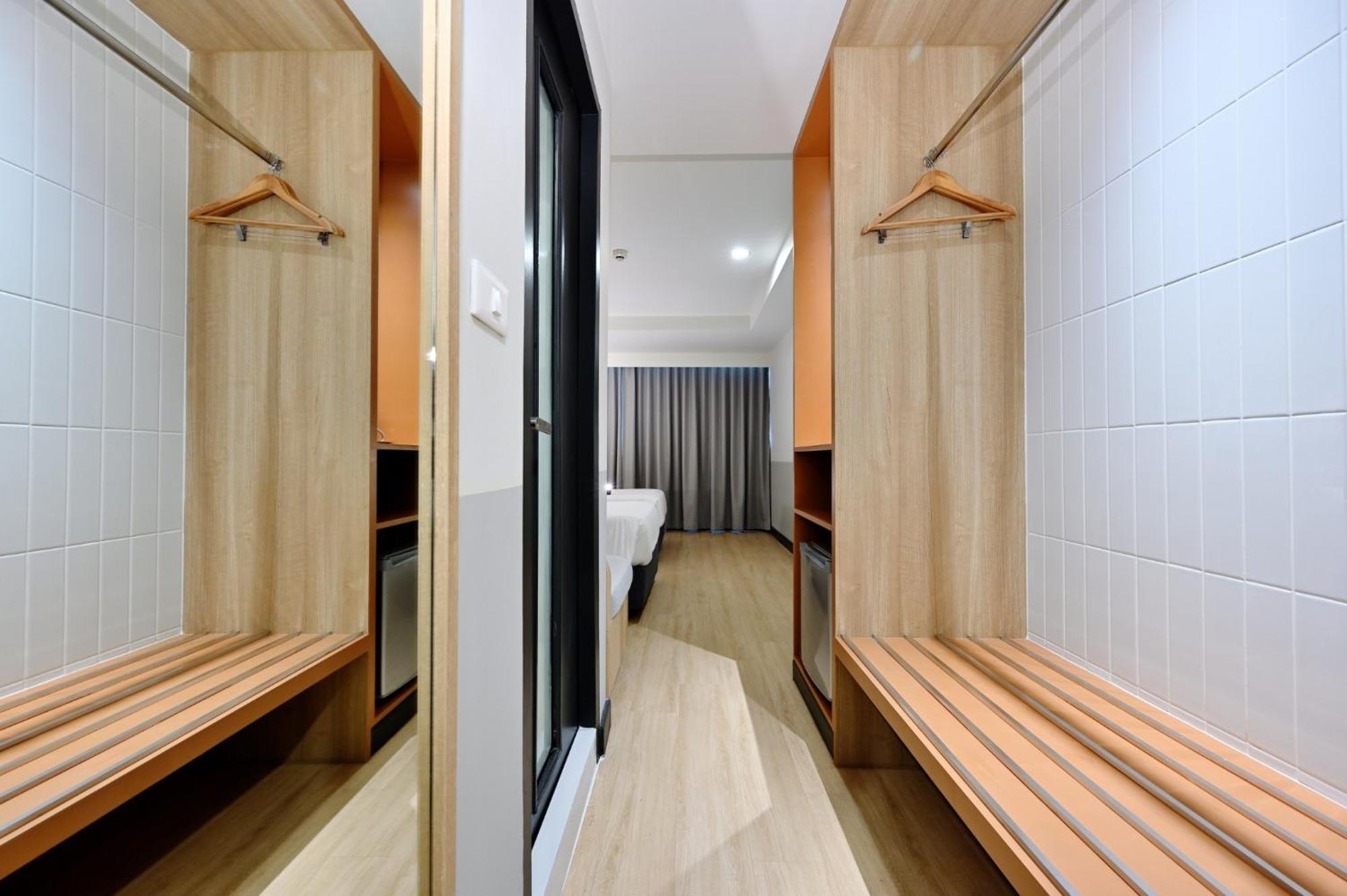 Anya Nana At Sukhumvit Bangkok Hotel Екстериор снимка